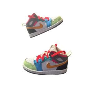 Nike babies multicolored high tops and low tops selling as a set siye 7y and 8Y